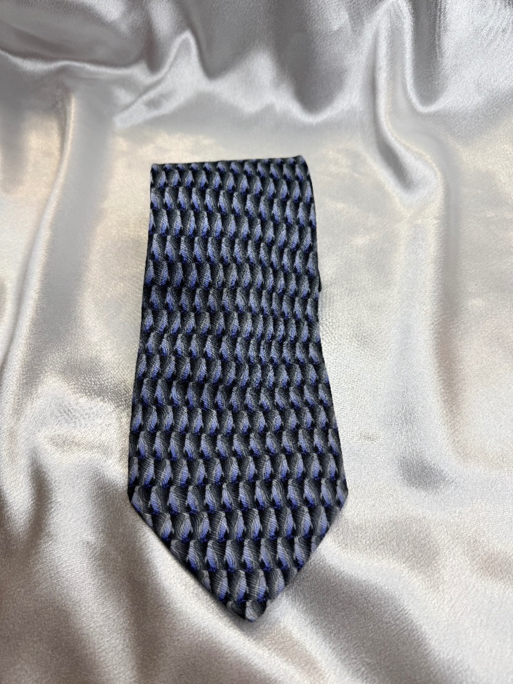 The Nature Conservancy Preservation Collection 100% Silk Blue Gray Necktie